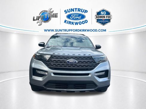 Used 2024 Ford Explorer XLT w/ Equipment Group 202A AWD/4WD image 10
