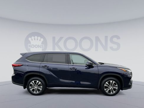 Used 2022 Toyota Highlander XLE image 8