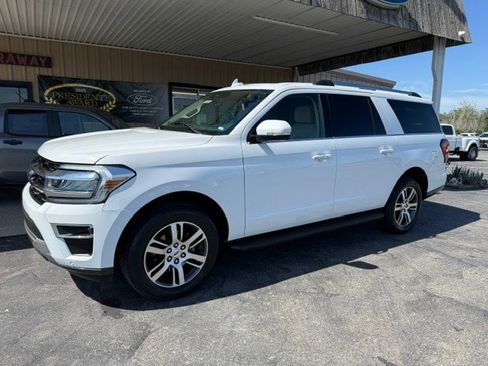 Used 2024 Ford Expedition Max Limited RWD image 2