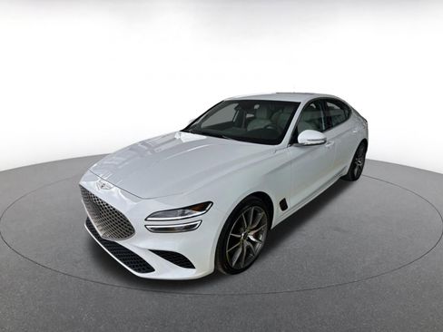 Used 2025 Genesis G70 2.5T image 4
