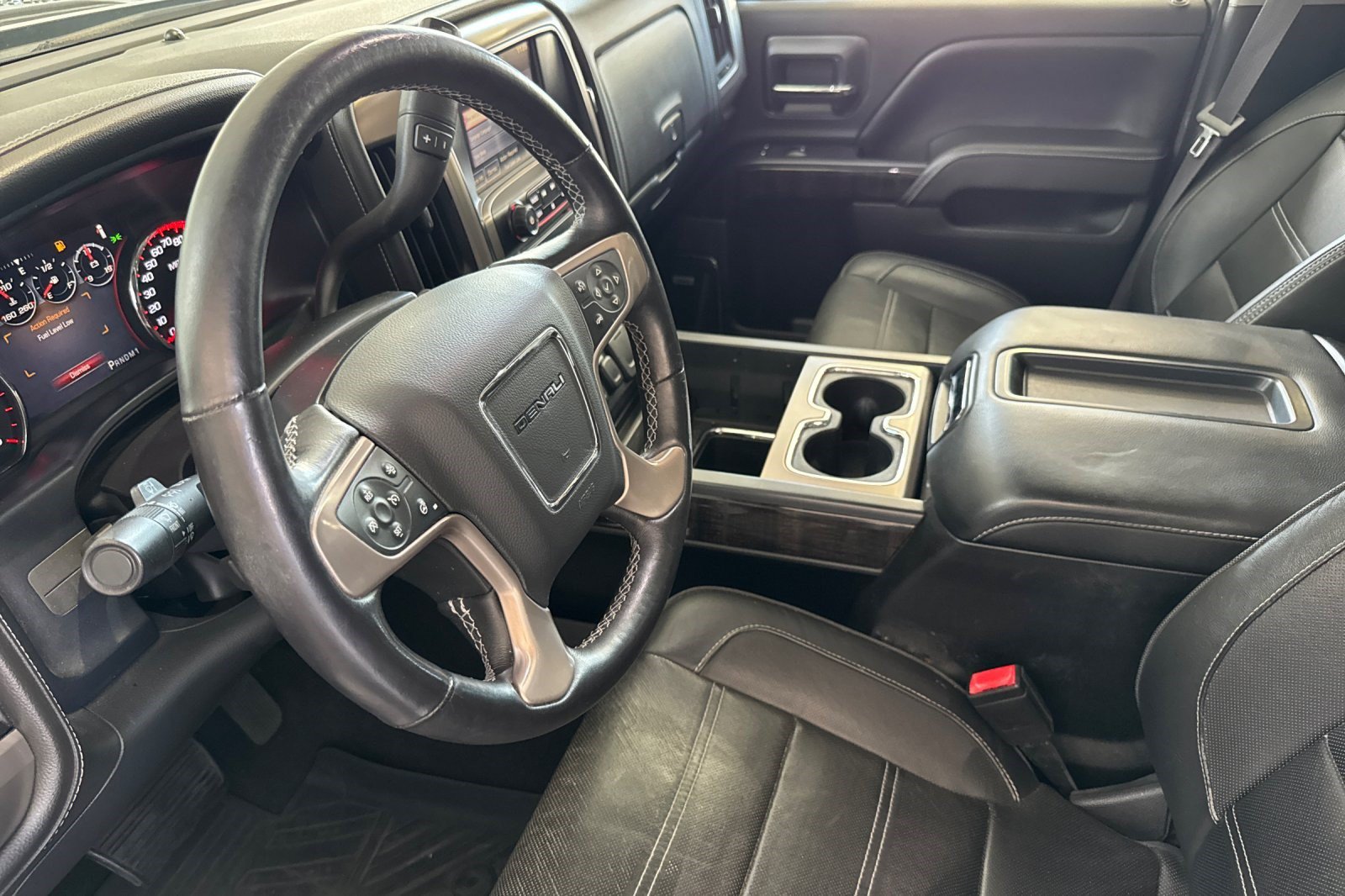 Used 2015 GMC Sierra 2500 Denali w/ Duramax Plus Package AWD/4WD image 11