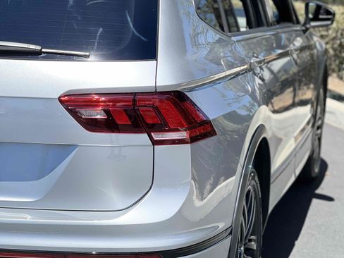 Used 2022 Volkswagen Tiguan SE R-Line FWD image 42