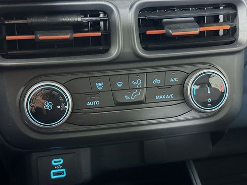 Used 2023 Ford Maverick XLT image 22