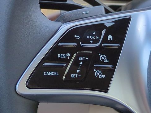 Used 2025 Mercedes-Benz C 300 Sedan image 24