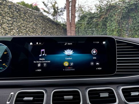 Used 2023 Mercedes-Benz GLS 450 4MATIC image 13