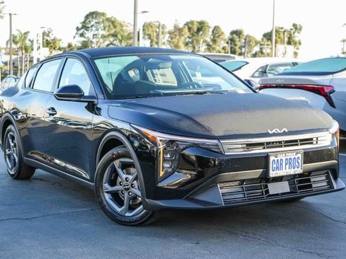 New 2026 Kia K4 LXS image 2