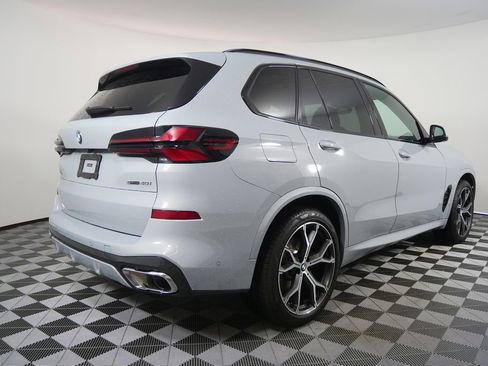 Certified 2025 BMW X5 sDrive40i w/ M Sport Package image 3