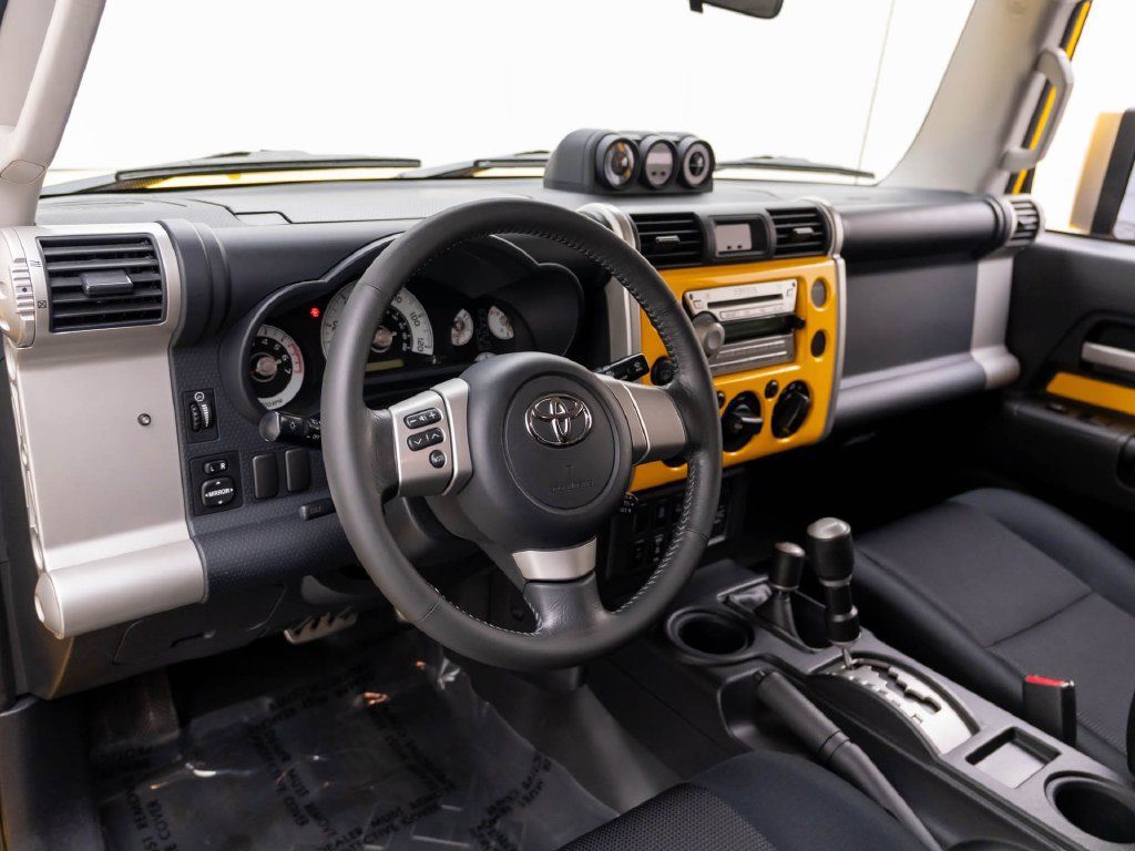 Used 2007 Toyota FJ Cruiser 4WD w/ Upgrade Pkg 2 image 12