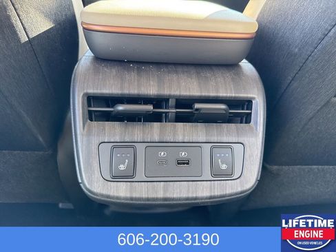 Used 2023 Nissan Ariya FWD image 16