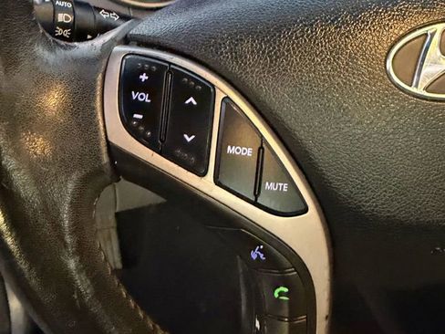 Used 2013 Hyundai Elantra Limited w/ Technology Pkg image 15