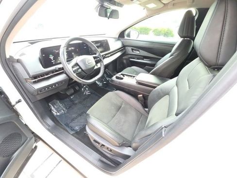 Used 2023 Nissan Ariya FWD image 12