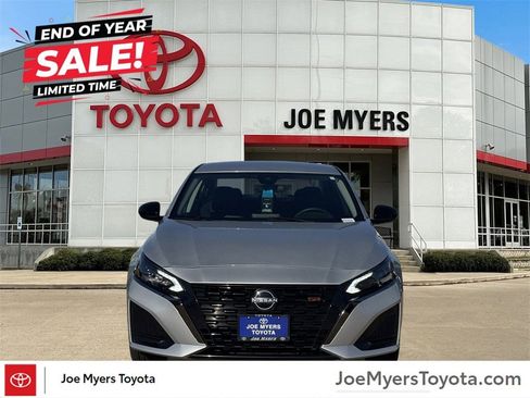 Used 2025 Nissan Altima 2.5 SR image 3