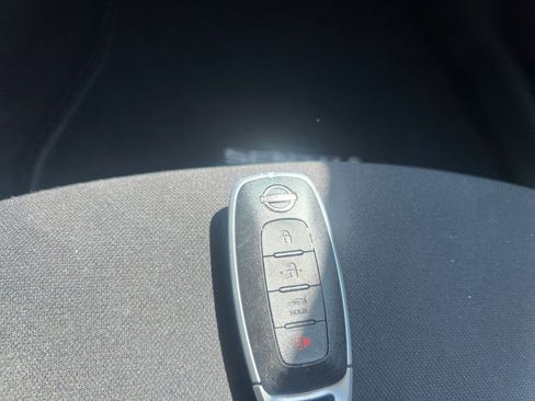 Used 2025 Nissan Sentra SV image 18