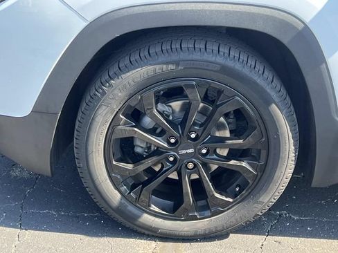 Used 2020 GMC Terrain SLE w/ Driver Convenience Package FWD image 10