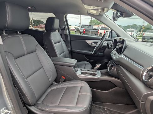 Used 2024 Chevrolet Blazer LT AWD/4WD image 13