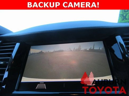 Used 2022 Chevrolet Trax LT w/ LT Convenience Package image 19