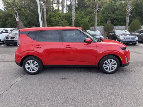 Certified 2023 Kia Soul LX FWD image 2