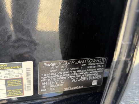 Used 2017 Jaguar XE Premium image 19