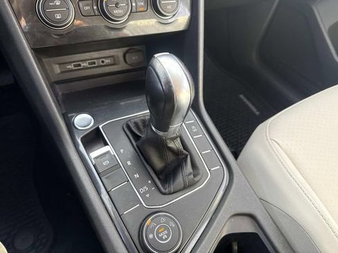 Used 2019 Volkswagen Tiguan SE w/ Panoramic Sunroof Package image 25