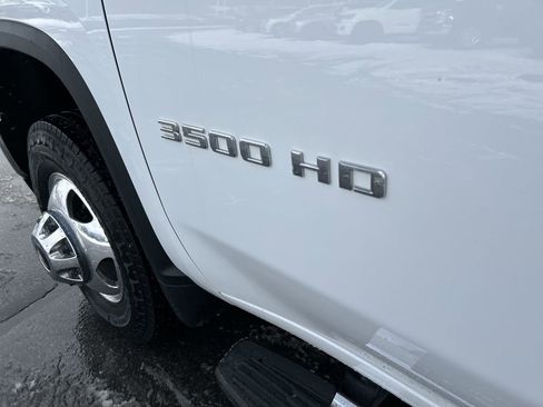 Used 2022 Chevrolet Silverado 3500 LTZ w/ LTZ Convenience Package image 13