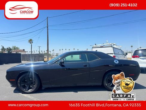 Used 2016 Dodge Challenger SXT w/ Sound Group RWD image 3