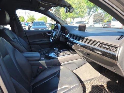 Used 2019 Audi Q7 3.0T Premium Plus w/ Premium Plus Package AWD/4WD image 3