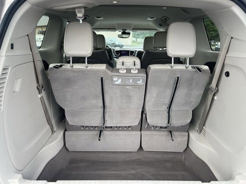 Used 2017 Chrysler Pacifica Touring-L Plus w/ Advanced Safetytec Group image 13