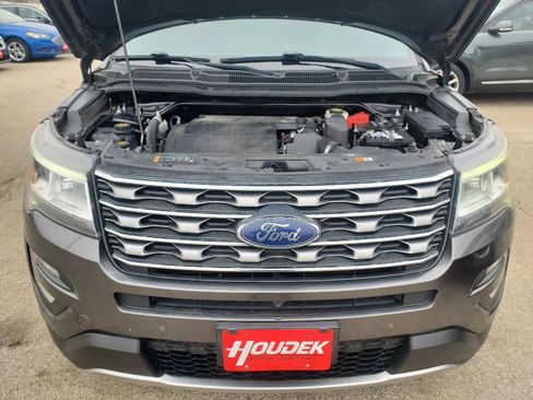 Used 2017 Ford Explorer Limited image 21