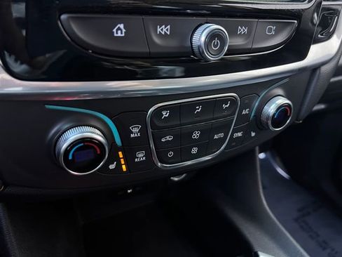 Used 2019 Chevrolet Traverse LT image 25