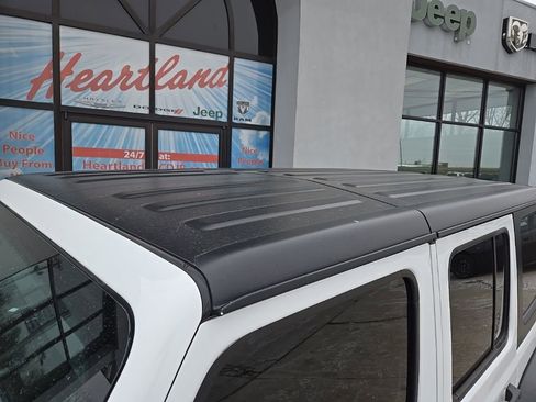 Used 2023 Jeep Wrangler Unlimited image 24