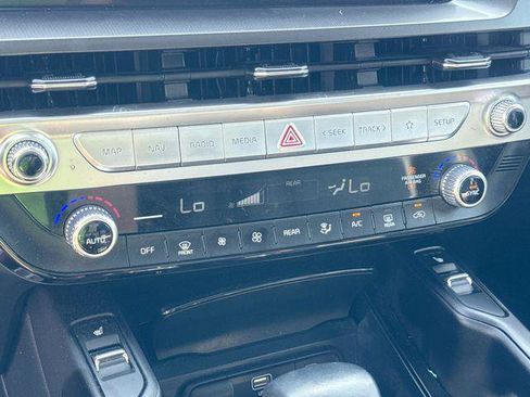 Used 2025 Kia Telluride S AWD/4WD image 17