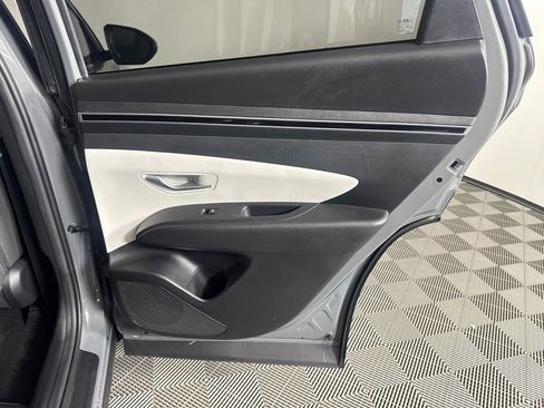 Used 2024 Hyundai Tucson SE FWD image 16