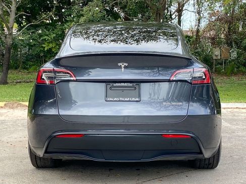 Used 2024 Tesla Model Y Performance image 6
