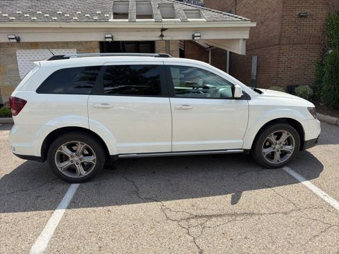 Used 2016 Dodge Journey Crossroad w/ Popular Equipment Group FWD image 11