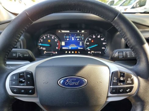 Used 2021 Ford Explorer XLT w/ Equipment Group 202A RWD image 21