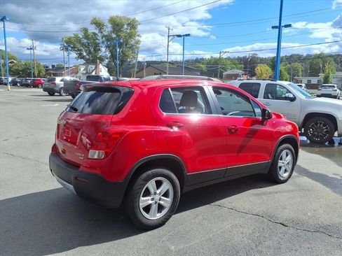 Used 2016 Chevrolet Trax LT w/ LT Convenience Package image 3
