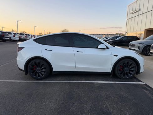 Used 2021 Tesla Model Y Performance AWD/4WD image 3