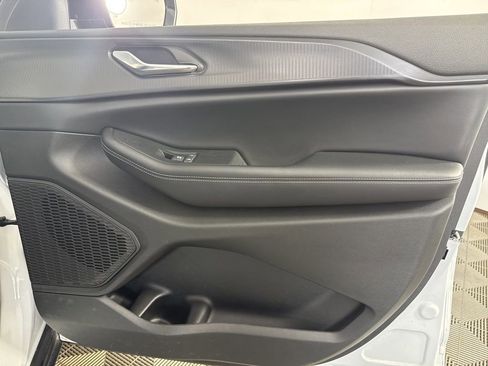 Used 2024 Jeep Grand Cherokee L Laredo AWD/4WD image 33