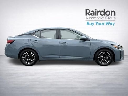 Used 2024 Nissan Sentra SV FWD image 8