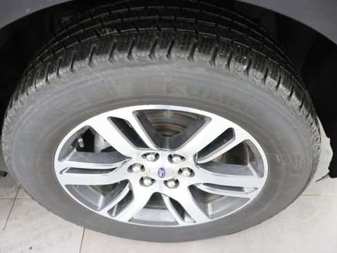 Used 2023 Ford Expedition Max Limited image 3