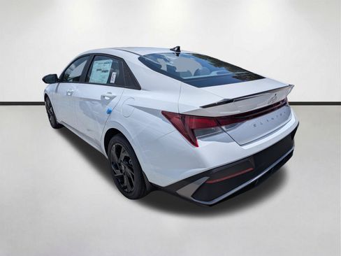 New 2026 Hyundai Elantra SE FWD image 5