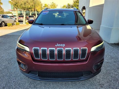 Certified 2019 Jeep Cherokee Latitude Plus w/ Comfort/Convenience Group image 19