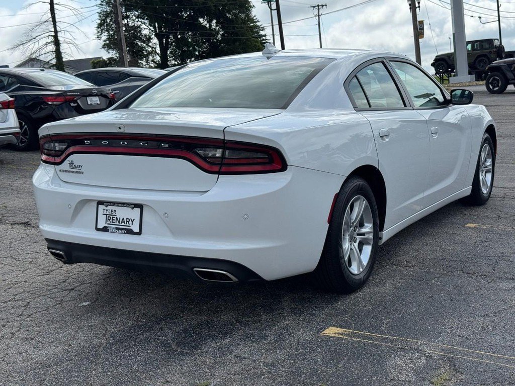 Used 2023 Dodge Charger SXT RWD image 3