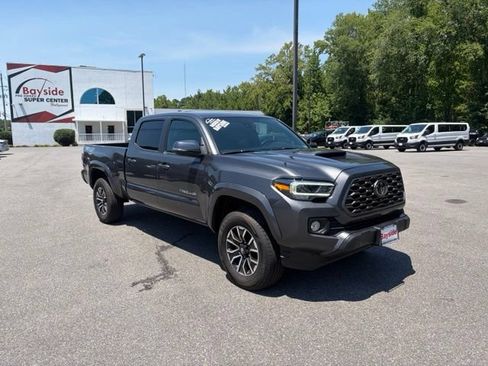 Used 2022 Toyota Tacoma TRD Sport w/ TRD Premium Sport Package AWD/4WD image 25