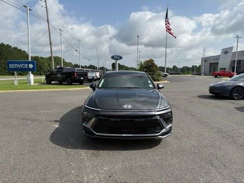 Used 2025 Hyundai Sonata SEL FWD image 2