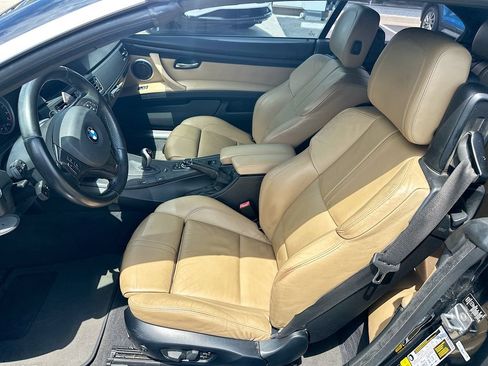 Used 2011 BMW M3 Convertible RWD image 8
