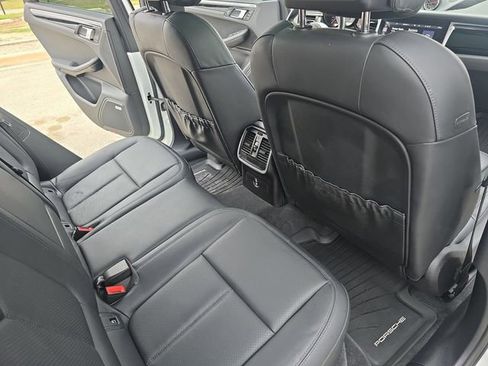 Used 2021 Porsche Macan S image 11