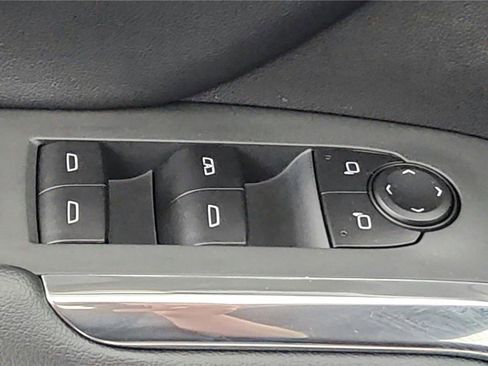 Used 2026 Chevrolet Traverse LT FWD image 11