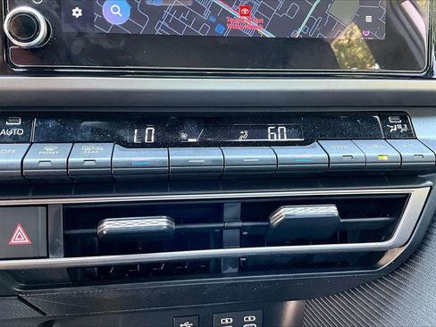 Used 2025 Toyota Camry SE FWD image 25
