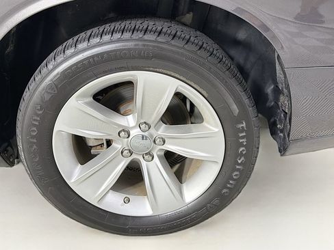 Used 2023 Dodge Challenger SXT RWD image 30